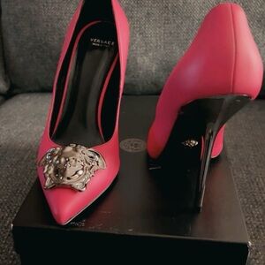 Versace Hot Pink Medusa-Embellished Pointed Pumps